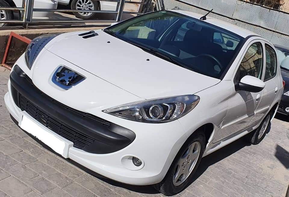 سيارة PEUGEOT 207