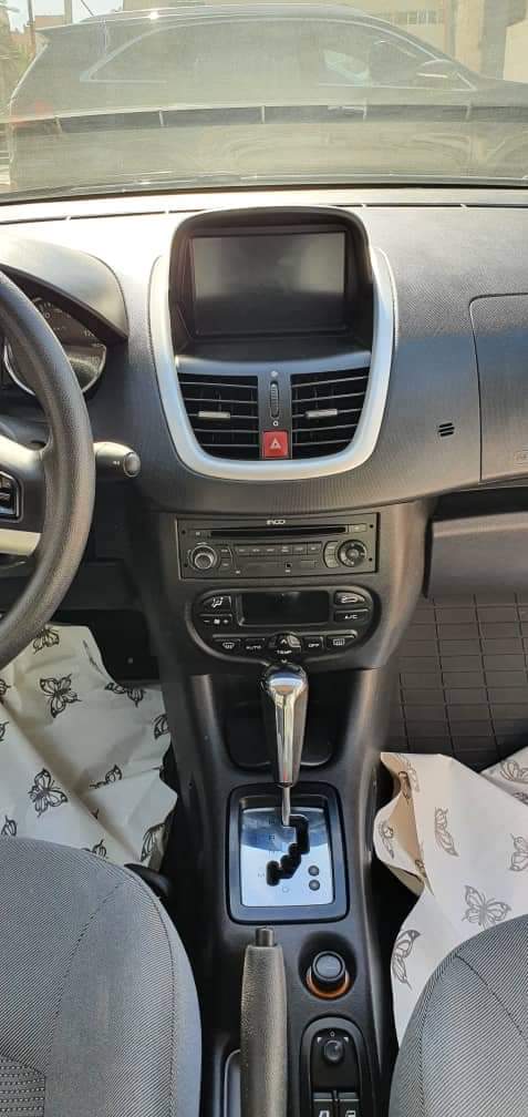 سيارة PEUGEOT 207