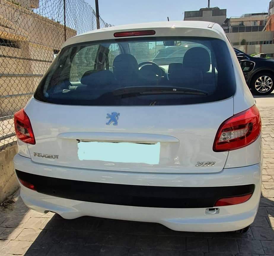 سيارة PEUGEOT 207