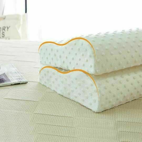 وسادة MEMORY PILLOW الطبية 